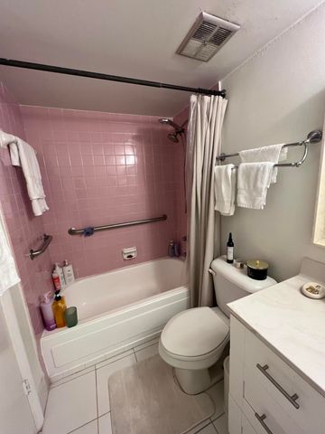 7173 Orange Drive 118b, Davie, FL 33314