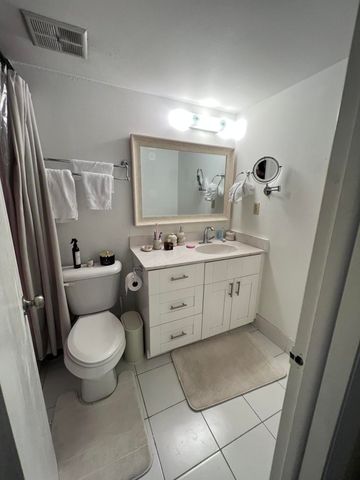 7173 Orange Drive 118b, Davie, FL 33314