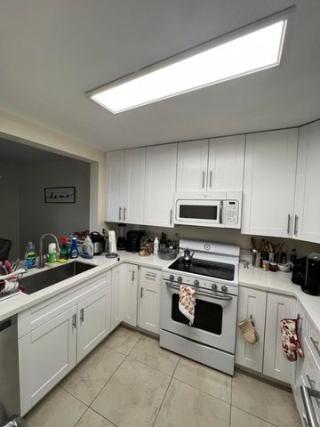 7173 Orange Drive 118b, Davie, FL 33314