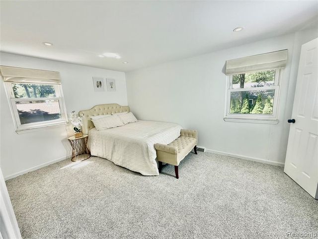 1369 Flamingo, Wixom, MI 48393