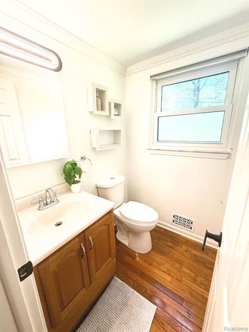 1369 Flamingo, Wixom, MI 48393