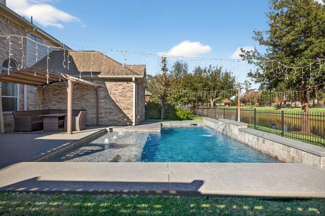 30214 Vinebriar Drive, Spring, TX 77386