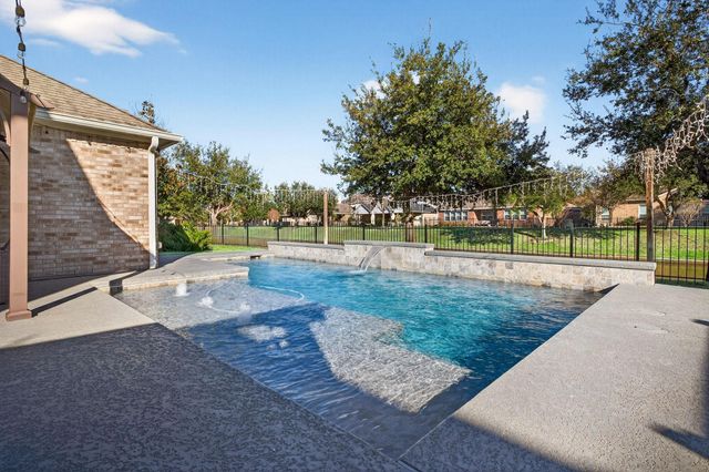 30214 Vinebriar Drive, Spring, TX 77386