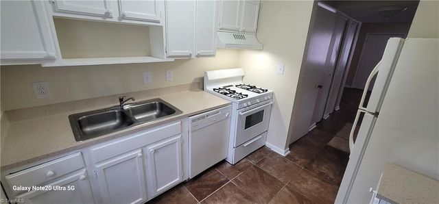 1925 Vantage Point Place F, Greensboro, NC 27407