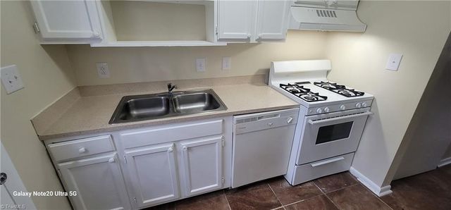 1925 Vantage Point Place F, Greensboro, NC 27407