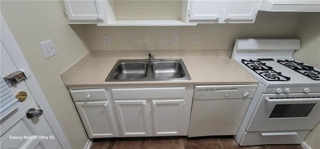 1925 Vantage Point Place F, Greensboro, NC 27407