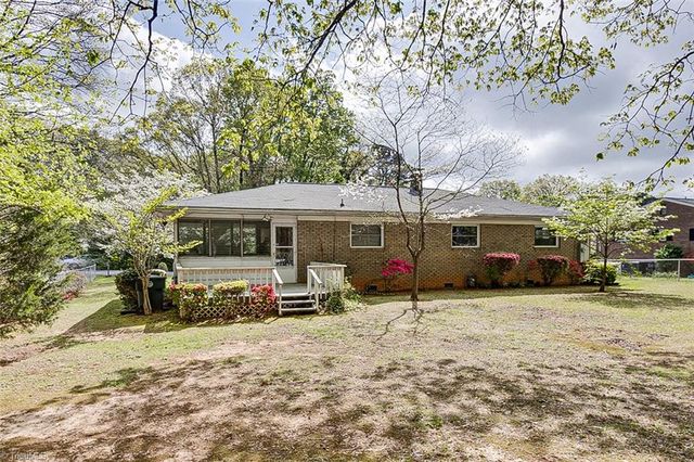 1407 Meadowbrook Road, Asheboro, NC 27203