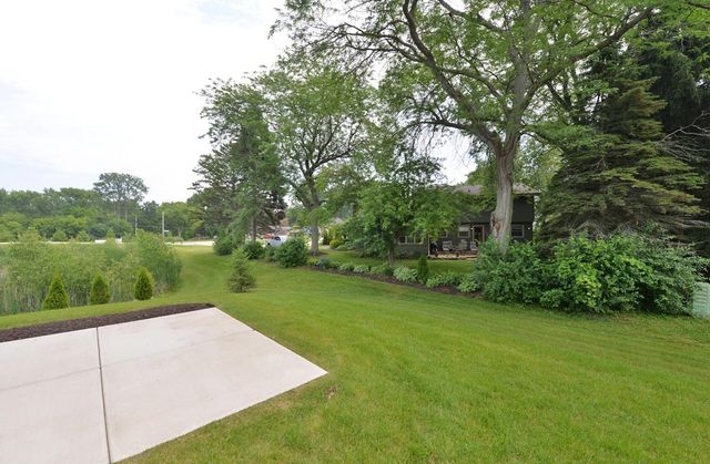 5208 Briarwood CIRCLE, Racine, WI 53402