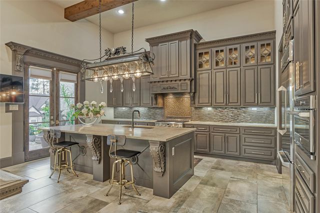 39 Wycliffe Drive, Montgomery, TX 77356
