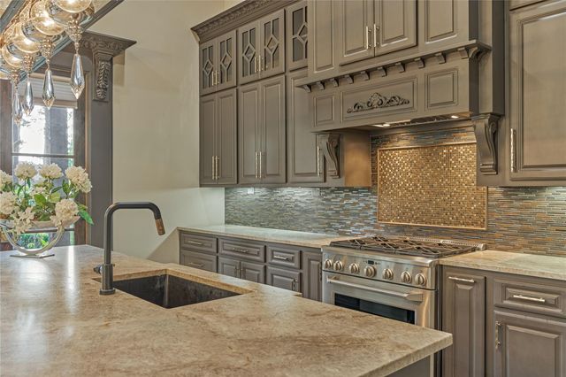 39 Wycliffe Drive, Montgomery, TX 77356