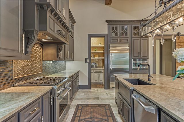 39 Wycliffe Drive, Montgomery, TX 77356