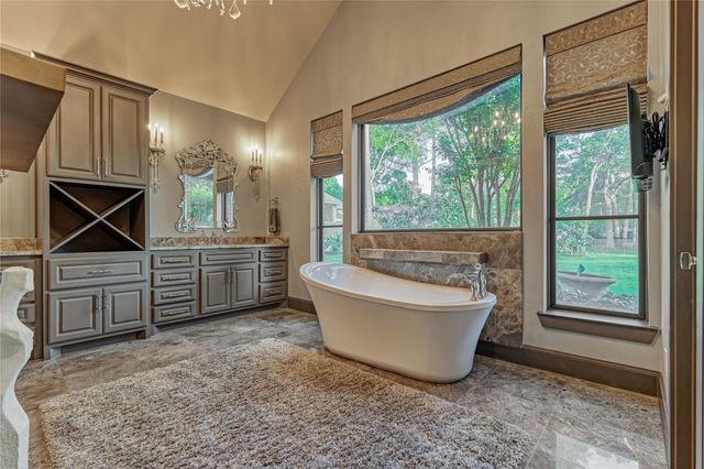 39 Wycliffe Drive, Montgomery, TX 77356