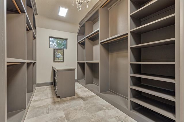 39 Wycliffe Drive, Montgomery, TX 77356