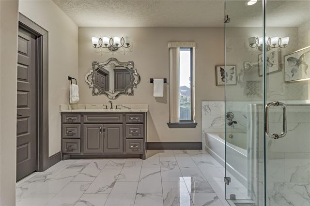 39 Wycliffe Drive, Montgomery, TX 77356