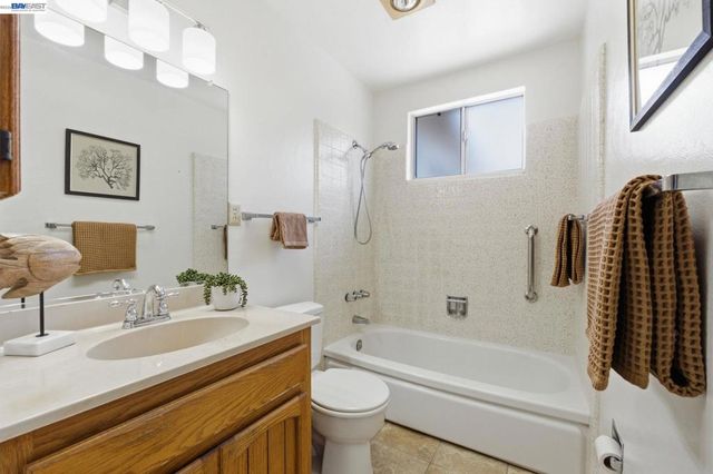 1762 Via Redondo, San Lorenzo, CA 94580