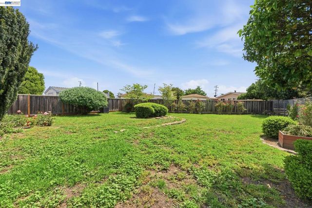 1762 Via Redondo, San Lorenzo, CA 94580