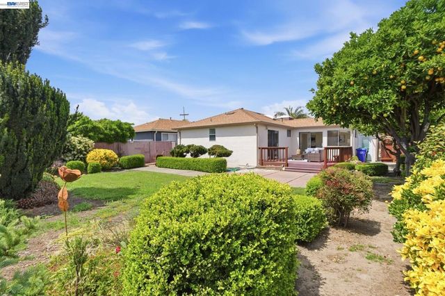 1762 Via Redondo, San Lorenzo, CA 94580