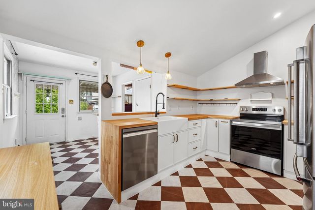 209 LAFAYETTE ST, Bristol, PA 19007