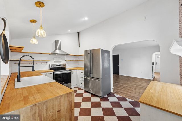 209 LAFAYETTE ST, Bristol, PA 19007