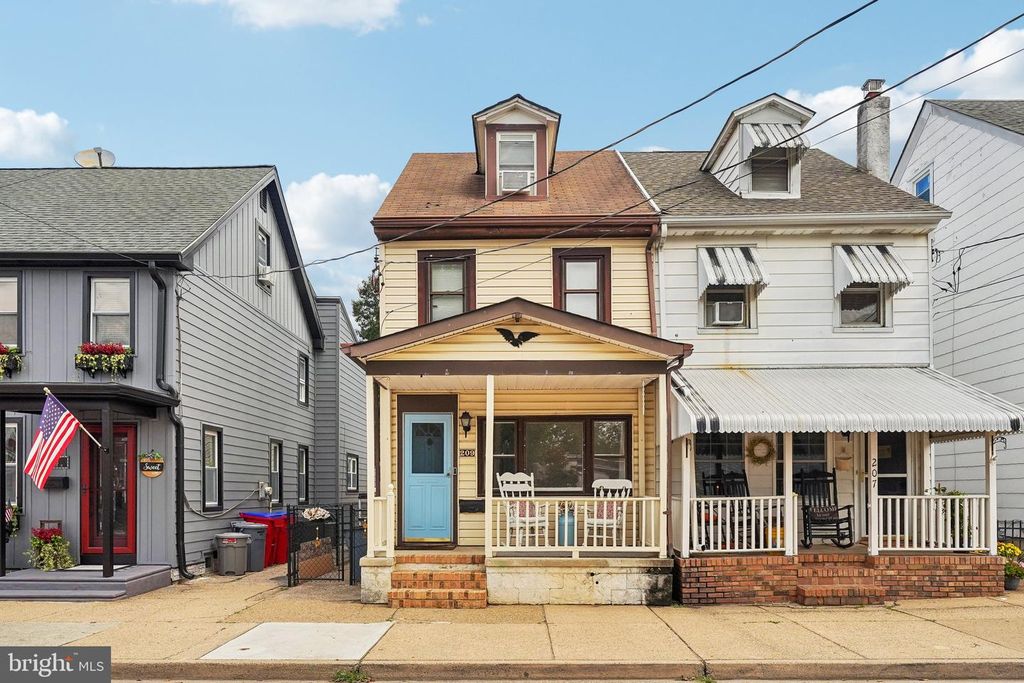 209 LAFAYETTE ST, Bristol, PA 19007