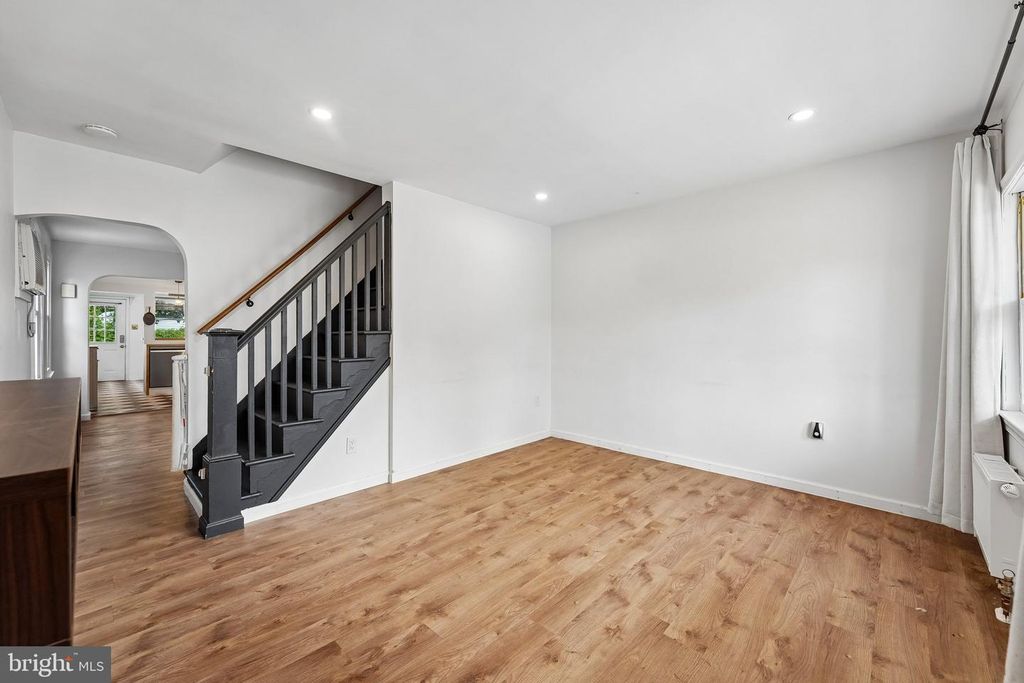 209 LAFAYETTE ST, BRISTOL, PA 19007 — photo 3