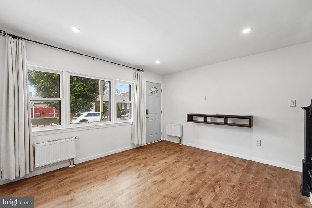 209 LAFAYETTE ST, BRISTOL, PA 19007 — photo 5