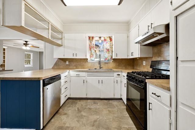 1213 N Shady Lane, Bauxite, AR 72015