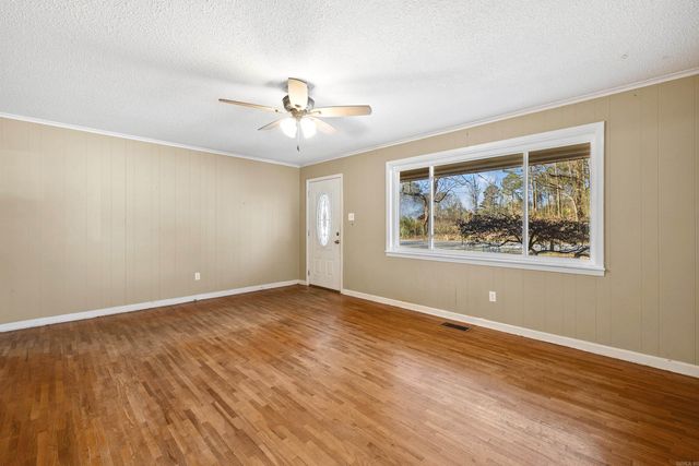 1213 N Shady Lane, Bauxite, AR 72015