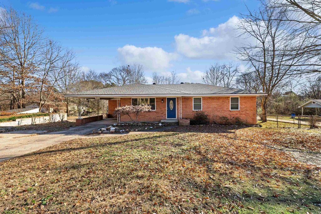 1213 N Shady Lane, Bauxite, AR 72015