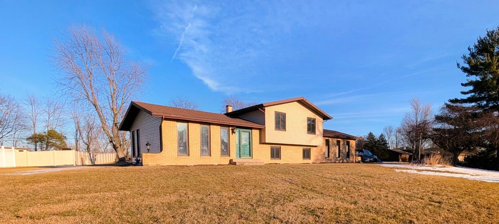 8845 Clark Place, Crown Point, IN 46307