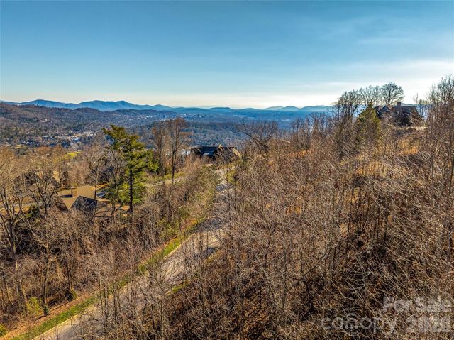 167 Summit Tower Circle, Asheville, NC 28804