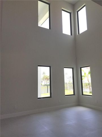 3515 Ashwood Cir, Hollywood, FL 33312