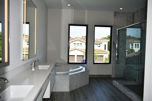 3515 Ashwood Cir, Hollywood, FL 33312