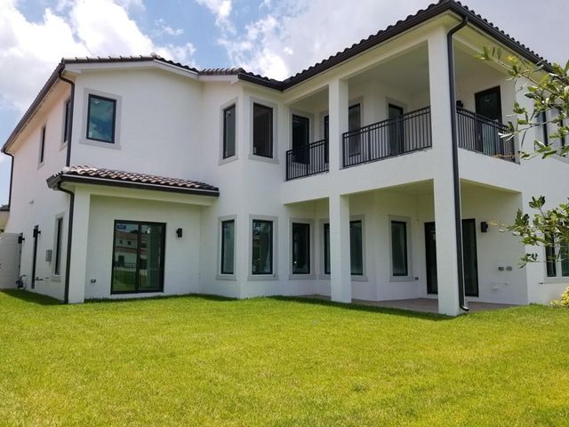 3515 Ashwood Cir, Hollywood, FL 33312