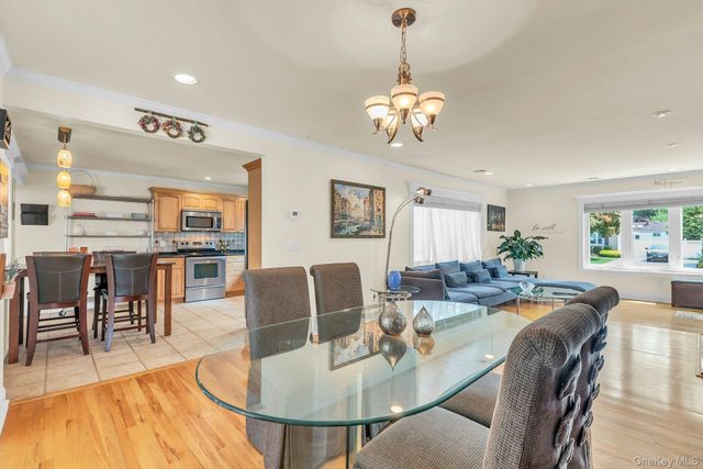 360 Bayport Avenue, Bayport, NY 11705