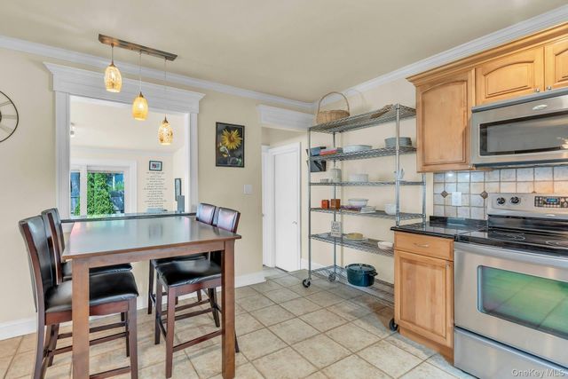360 Bayport Avenue, Bayport, NY 11705
