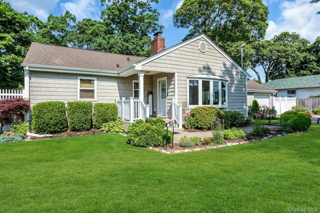 360 Bayport Avenue, Bayport, NY 11705
