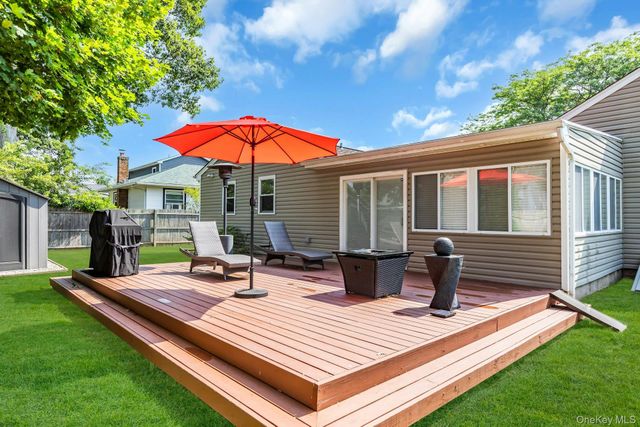 360 Bayport Avenue, Bayport, NY 11705