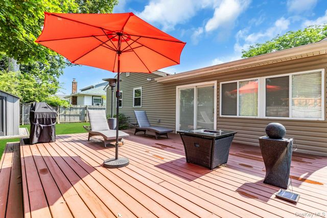 360 Bayport Avenue, Bayport, NY 11705