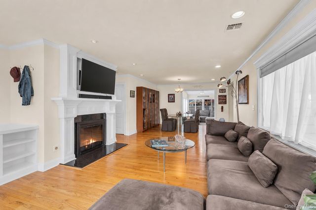 360 Bayport Avenue, Bayport, NY 11705