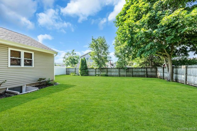 360 Bayport Avenue, Bayport, NY 11705