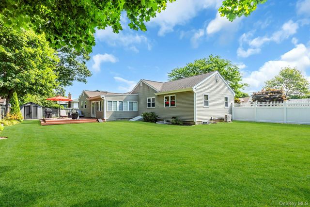 360 Bayport Avenue, Bayport, NY 11705