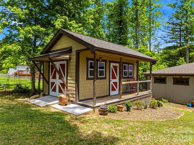 112 Caleb Drive, Fletcher, NC 28732