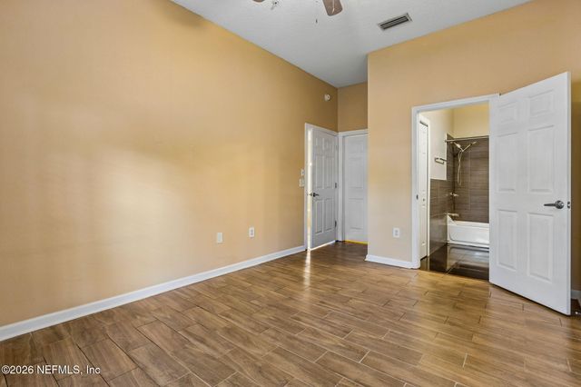 6063 MAGGIES Circle 106, Jacksonville, FL 32244