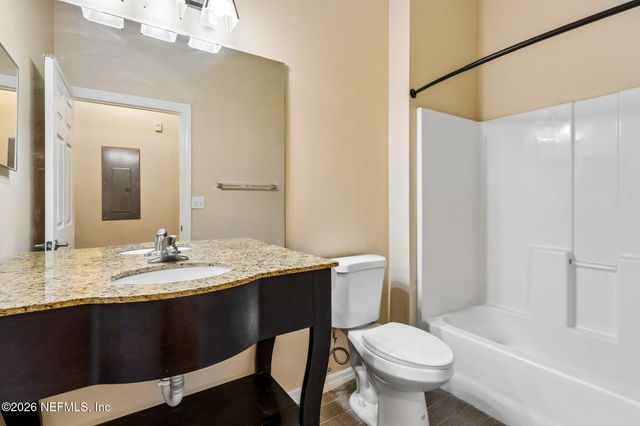 6063 MAGGIES Circle 106, Jacksonville, FL 32244