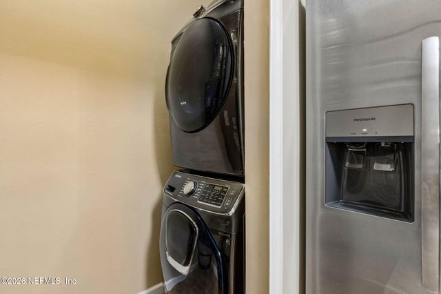 6063 MAGGIES Circle 106, Jacksonville, FL 32244