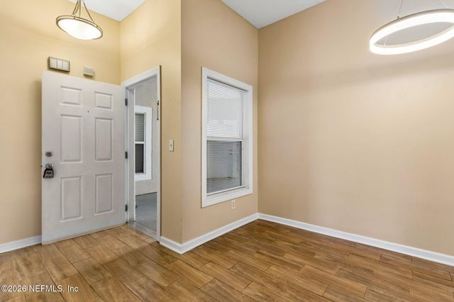 6063 MAGGIES Circle 106, Jacksonville, FL 32244