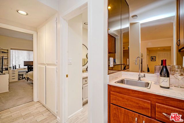 11755 Montana Avenue 306, Los Angeles, CA 90049