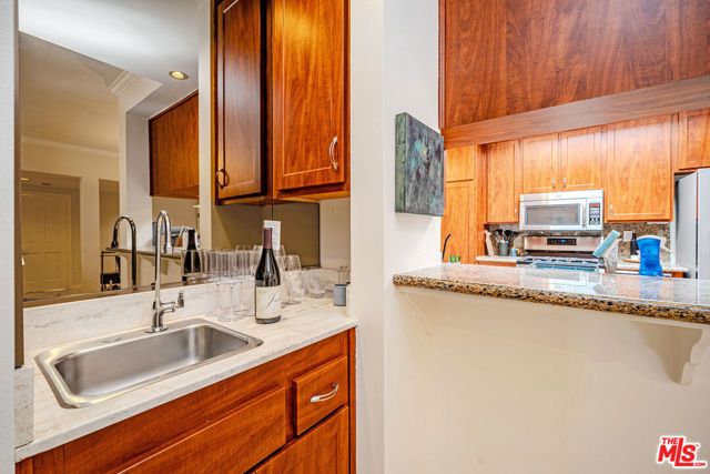 11755 Montana Avenue 306, Los Angeles, CA 90049