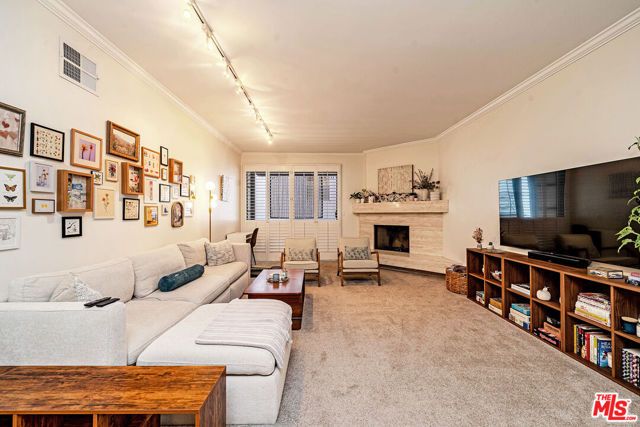 11755 Montana Avenue 306, Los Angeles, CA 90049
